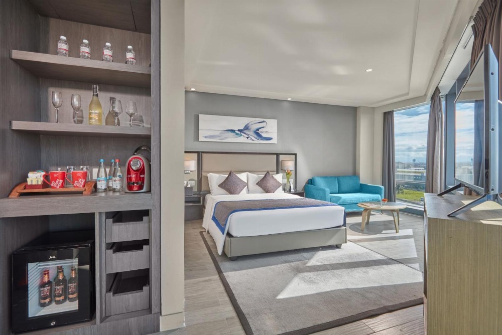 Savoy Hotel Manila Main image